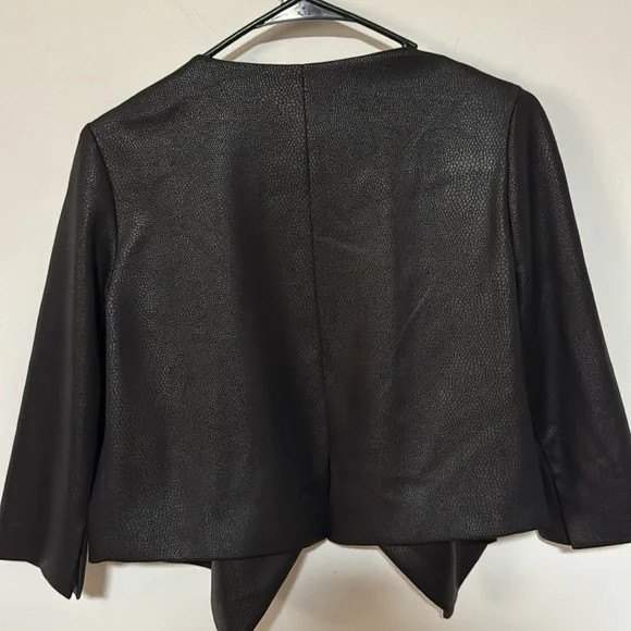 CCH Collection Black Faux Leather Crop Drape Style Blazer Jacket Sz XS - Picture 4 of 6